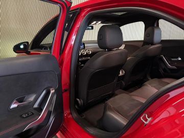 Mercedes-Benz A-Klasse 200 Sedan AMG STYLING-PANORAMA-NIGHT-CAMERA-WIDESCREEN-APPLE CARP