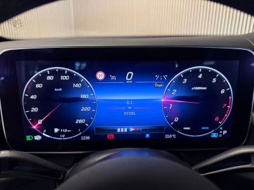 Mercedes-Benz GLC 200 4-Matic AMG STYLING-PANORAMADAK-TREKHAAK-CAMERA-APPLE CARPLAY