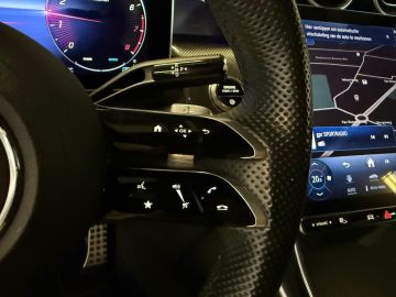 Mercedes-Benz GLC 200 4-Matic AMG STYLING-PANORAMADAK-TREKHAAK-CAMERA-APPLE CARPLAY