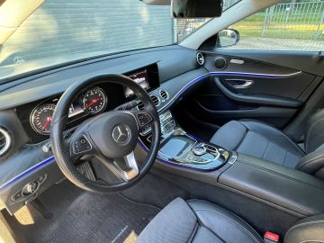 Mercedes-Benz E-Klasse 200 Sedan, Trekhaak - Dodehoekassistent - achteruitrijcamera