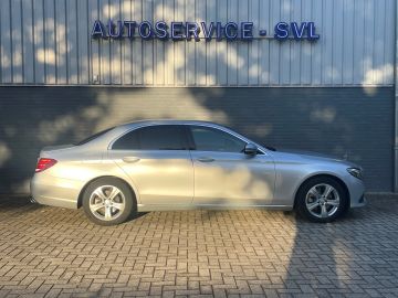 Mercedes-Benz E-Klasse 200 Sedan, Trekhaak - Dodehoekassistent - achteruitrijcamera