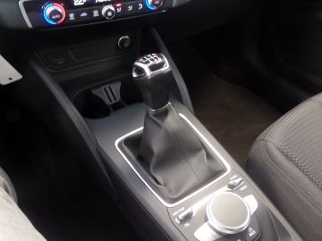 Audi Q2 30 TFSI Pro Line Apple Carplay, Clima controle, Cruise controle, 