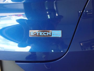 Renault Captur 1.6 E-Tech Plug-in Hybrid 160 Intens Navigatie, Achteruitrijcamer