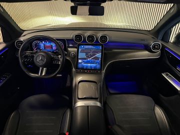 Mercedes-Benz GLC 200 4-Matic AMG STYLING-PANORAMADAK-TREKHAAK-CAMERA-APPLE CARPLAY