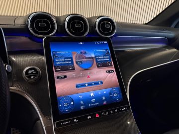 Mercedes-Benz GLC 200 4-Matic AMG STYLING-PANORAMADAK-TREKHAAK-CAMERA-APPLE CARPLAY