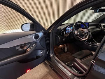 Mercedes-Benz C-Klasse 180 AMG STYLING-CAMERA-DIGI DASH-APPLE CARPLAY-DODEHOEK-COMPLEET