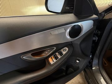 Mercedes-Benz C-Klasse 180 AMG STYLING-CAMERA-DIGI DASH-APPLE CARPLAY-DODEHOEK-COMPLEET