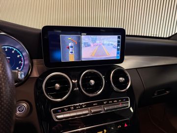 Mercedes-Benz C-Klasse 180 AMG STYLING-CAMERA-DIGI DASH-APPLE CARPLAY-DODEHOEK-COMPLEET