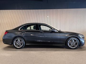 Mercedes-Benz C-Klasse 180 AMG STYLING-CAMERA-DIGI DASH-APPLE CARPLAY-DODEHOEK-COMPLEET