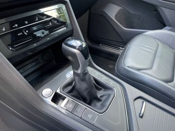 Volkswagen Tiguan 1.4 TSI eHybrid Elegance - Trekhaak - Pano - 360gr - Dodehoekassi