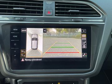 Volkswagen Tiguan 1.4 TSI eHybrid Elegance - Trekhaak - Pano - 360gr - Dodehoekassi