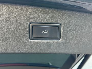 Volkswagen Tiguan 1.4 TSI eHybrid Elegance - Trekhaak - Pano - 360gr - Dodehoekassi