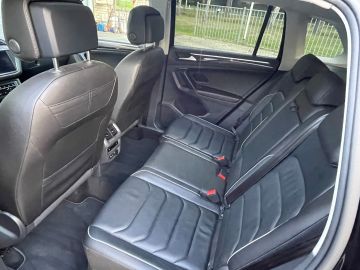 Volkswagen Tiguan 1.4 TSI eHybrid Elegance - Trekhaak - Pano - 360gr - Dodehoekassi
