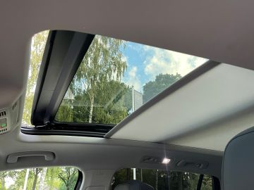 Volkswagen Tiguan 1.4 TSI eHybrid Elegance - Trekhaak - Pano - 360gr - Dodehoekassi