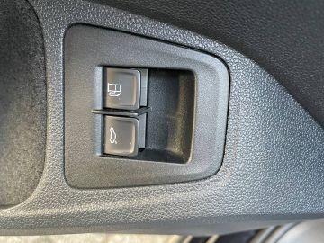 Volkswagen Tiguan 1.4 TSI eHybrid Elegance - Trekhaak - Pano - 360gr - Dodehoekassi