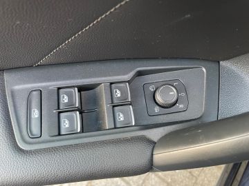 Volkswagen Tiguan 1.4 TSI eHybrid Elegance - Trekhaak - Pano - 360gr - Dodehoekassi