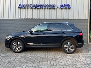 Volkswagen Tiguan 1.4 TSI eHybrid Elegance - Trekhaak - Pano - 360gr - Dodehoekassi