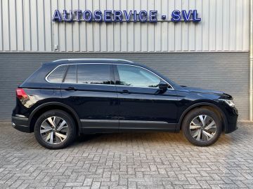Volkswagen Tiguan 1.4 TSI eHybrid Elegance - Trekhaak - Pano - 360gr - Dodehoekassi