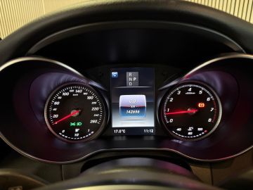 Mercedes-Benz GLC 250 4 Matic AMG STYLING-PANORAMA-NIGHT-TREKHAAK-COMPLEET