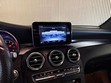 Mercedes-Benz GLC 250 4 Matic AMG STYLING-PANORAMA-NIGHT-TREKHAAK-COMPLEET