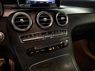 Mercedes-Benz GLC 250 4 Matic AMG STYLING-PANORAMA-NIGHT-TREKHAAK-COMPLEET