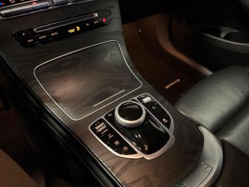 Mercedes-Benz GLC 250 4 Matic AMG STYLING-PANORAMA-NIGHT-TREKHAAK-COMPLEET