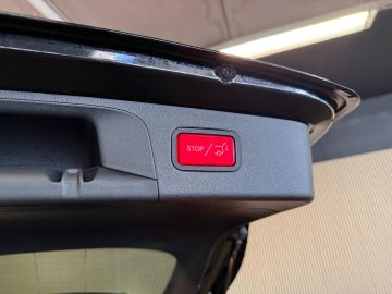 Mercedes-Benz GLC 250 4 Matic AMG STYLING-PANORAMA-NIGHT-TREKHAAK-COMPLEET