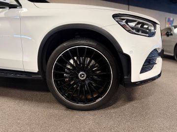 Mercedes-Benz GLC Coupé 300e 4MATIC AMG STYLING-SCHUIFDAK-21 INCH-CAMERA-DAB