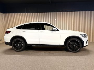 Mercedes-Benz GLC Coupé 300e 4MATIC AMG STYLING-SCHUIFDAK-21 INCH-CAMERA-DAB