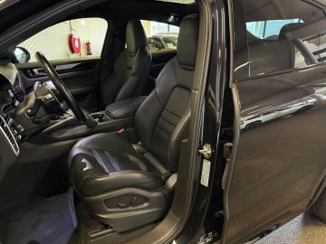 Porsche Cayenne Coupé 3.0 E-Hybrid SPORT DESIGN-LUCHTVERING-PANORAMA-SPORT CHRONO