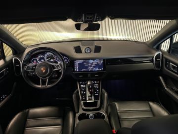 Porsche Cayenne Coupé 3.0 E-Hybrid SPORT DESIGN-LUCHTVERING-PANORAMA-SPORT CHRONO