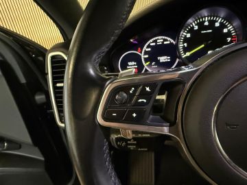 Porsche Cayenne Coupé 3.0 E-Hybrid SPORT DESIGN-LUCHTVERING-PANORAMA-SPORT CHRONO