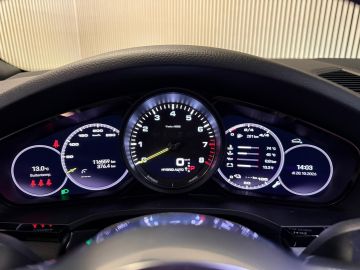 Porsche Cayenne Coupé 3.0 E-Hybrid SPORT DESIGN-LUCHTVERING-PANORAMA-SPORT CHRONO