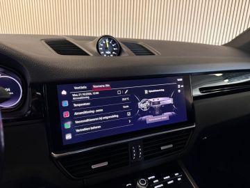 Porsche Cayenne Coupé 3.0 E-Hybrid SPORT DESIGN-LUCHTVERING-PANORAMA-SPORT CHRONO