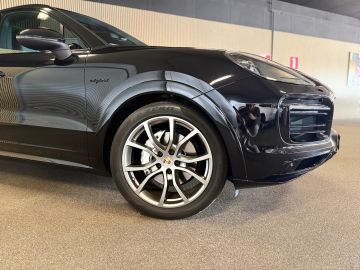 Porsche Cayenne Coupé 3.0 E-Hybrid SPORT DESIGN-LUCHTVERING-PANORAMA-SPORT CHRONO