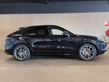 Porsche Cayenne Coupé 3.0 E-Hybrid SPORT DESIGN-LUCHTVERING-PANORAMA-SPORT CHRONO
