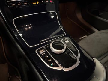 Mercedes-Benz C-Klasse 180 AMG STYLING-CAMERA-DIGI DASH-APPLE CARPLAY-DODEHOEK-COMPLEET