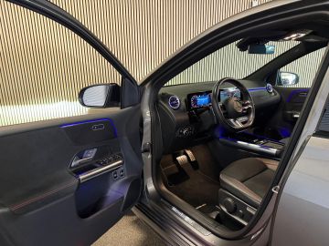 Mercedes-Benz B-Klasse 250e AMG STYLING-PANORAMA-NIGHT PAKKET-CAMERA-KEYLESS-BTW