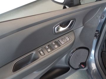 Renault Clio Estate 0.9 TCe Intens Navigatie, Achteruitrijcamera, Clima contro