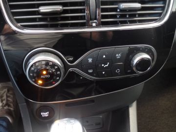 Renault Clio Estate 0.9 TCe Intens Navigatie, Achteruitrijcamera, Clima contro