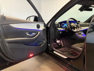 Mercedes-Benz E-Klasse 220D AMG STYLING-FACELIFT-360 CAMERA-SFEERVERLICHTING-WIDESCREEN-