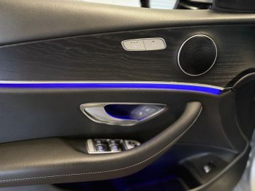 Mercedes-Benz E-Klasse 200 Avantgarde Ambition-MULTIBEAM-TREKHAAK-SFEERVERLICHTING-DODEH