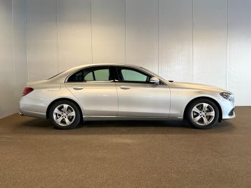 Mercedes-Benz E-Klasse 200 Avantgarde Ambition-MULTIBEAM-TREKHAAK-SFEERVERLICHTING-DODEH