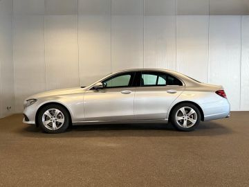 Mercedes-Benz E-Klasse 200 Avantgarde Ambition-MULTIBEAM-TREKHAAK-SFEERVERLICHTING-DODEH