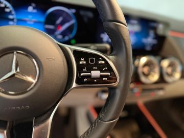 Mercedes-Benz EQA 250 Business Solution Luxury 67 kWh-SOH 98%-MEMORY-PANORAMA-TREKH