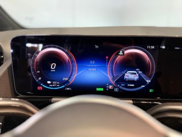 Mercedes-Benz EQA 250 Business Solution Luxury 67 kWh-SOH 98%-MEMORY-PANORAMA-TREKH