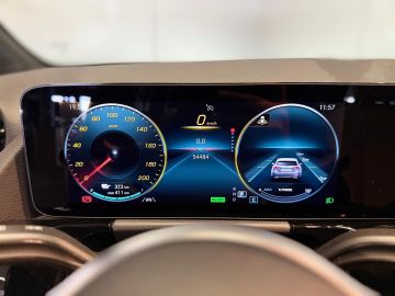 Mercedes-Benz EQA 250 Business Solution Luxury 67 kWh-SOH 98%-MEMORY-PANORAMA-TREKH