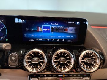Mercedes-Benz EQA 250 Business Solution Luxury 67 kWh-SOH 98%-MEMORY-PANORAMA-TREKH