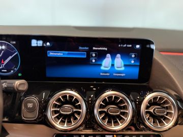 Mercedes-Benz EQA 250 Business Solution Luxury 67 kWh-SOH 98%-MEMORY-PANORAMA-TREKH