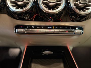 Mercedes-Benz EQA 250 Business Solution Luxury 67 kWh-SOH 98%-MEMORY-PANORAMA-TREKH